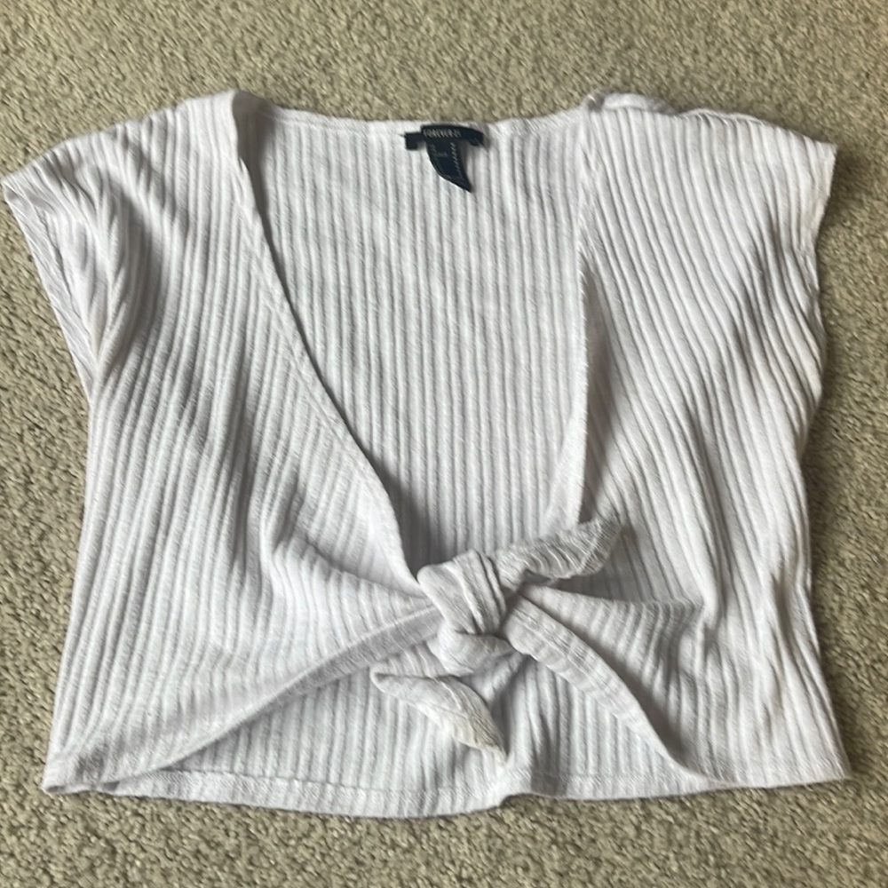 White forever 21 short sleeve tie top